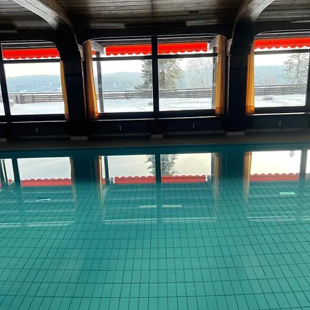 Kennys Bergblick Pool Sauna Tennis *